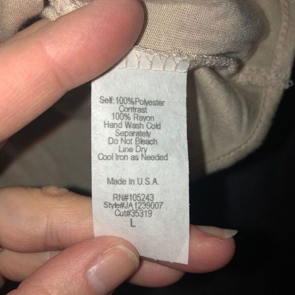 H.I.P. Cream Scoop Neck Short Sleeve Women's LARGE Top Embroidered Flower NWT - Picture 5 of 5